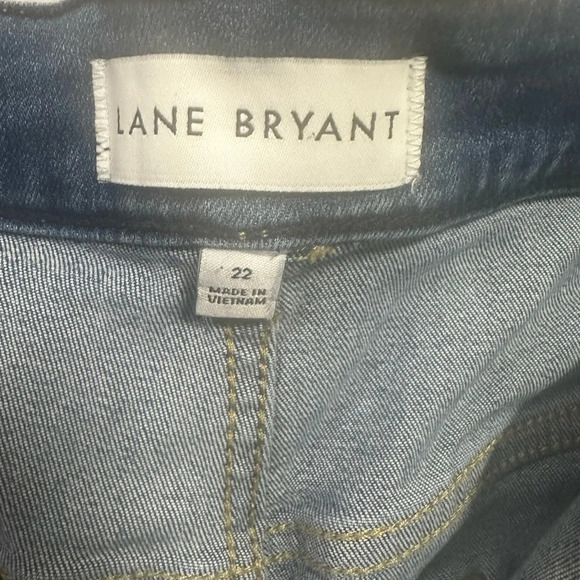 Lane Bryant Mid-Rise Boyfriend Capris Pride Rainbow Heart Plus Capri Siz… - Picture 7 of 10